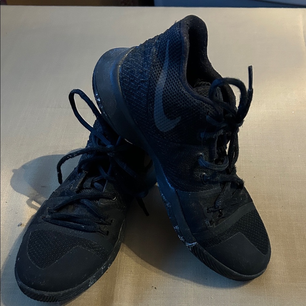 EUC Nike Black Mesh Sneakers